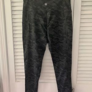 Tuff Athletics Leggings with pockets